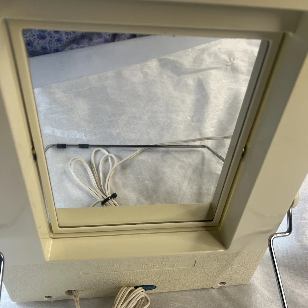 Vintage General Electric Lighted MakeUp Mirror Model B21M-1 — Tested WORKS